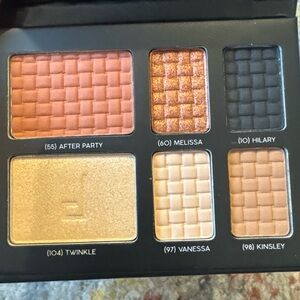 Douccc Colorful Eyeshadow Palette